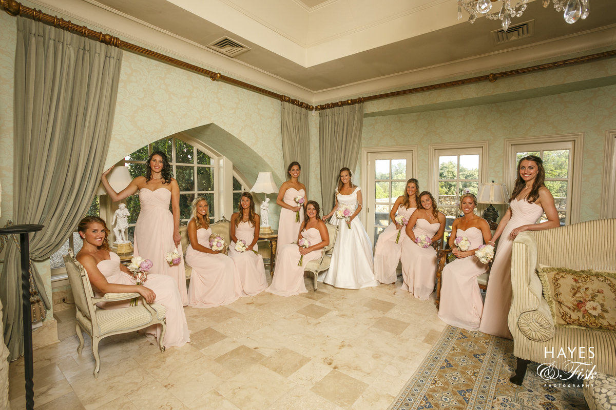 The bridal party is ready to walk down the aisle!